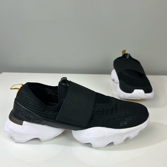 Sorel Kinetic Impact Sneakers Black Strap Mesh Slip On Fabric Shoes Size 9.5 - Picture 1 of 16